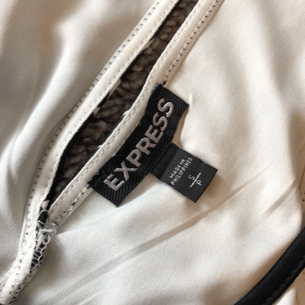 Express Tank Top - Picture 4 of 4